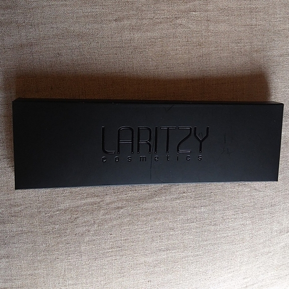 New in box LARITZY Palette in Burnt - Picture 6 of 8